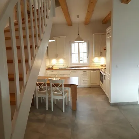 Wysokie łąki W Górach Domek alpejski *